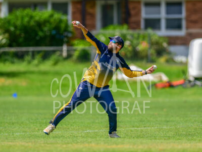 North Shore Cricket Club v Suburbs New Lynn at Devonport Domain