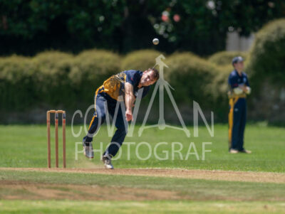 North Shore Cricket Club v Suburbs New Lynn at Devonport Domain