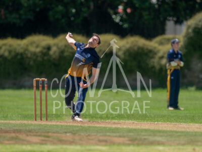 North Shore Cricket Club v Suburbs New Lynn at Devonport Domain